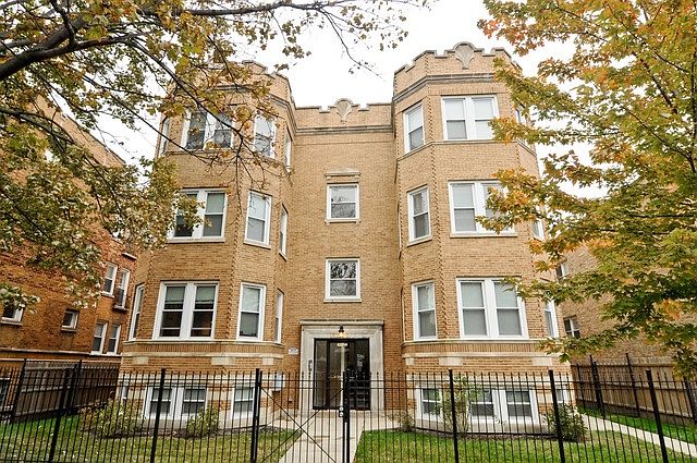 1st image of 6337 N Oakley Ave APT G