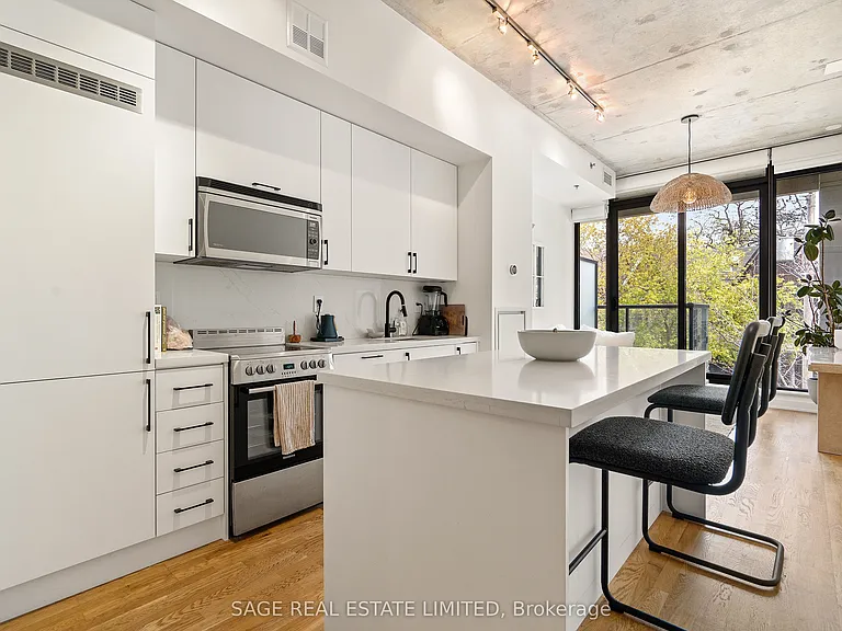 8 Dovercourt Rd #216 — Photo 4