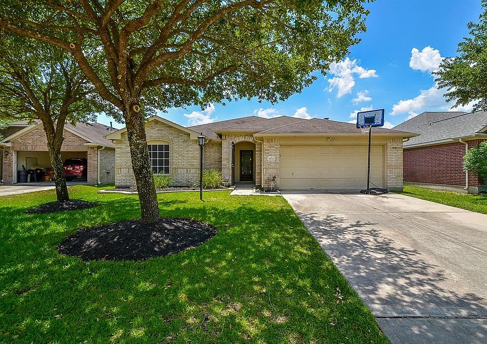 1st image of 14711 Arbor Trace Ct