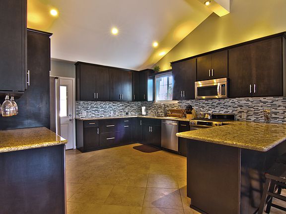 4th image of 7730 Pioneer Blvd
