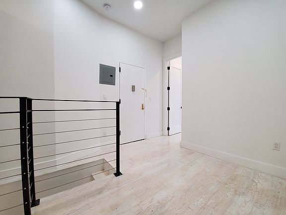 2nd image of 750 Washington Ave APT 1LF