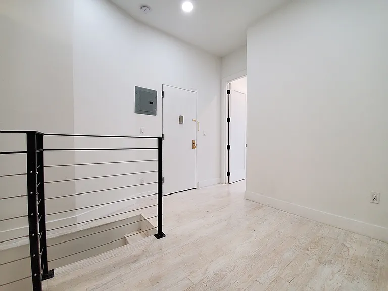 750 Washington Ave #1LF — Photo 2