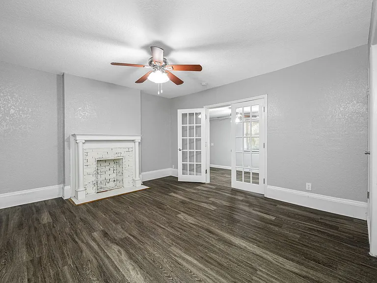 705 W Bay St — Photo 27