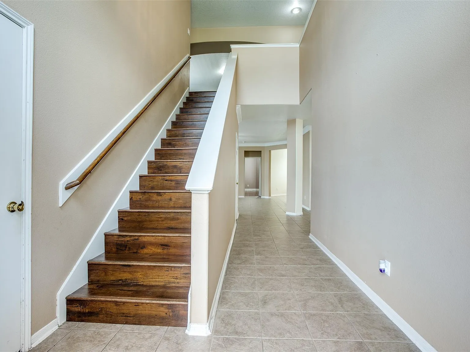 4 bed, 2.5 bath, 3111 sqft, $2,400 — Photo 4