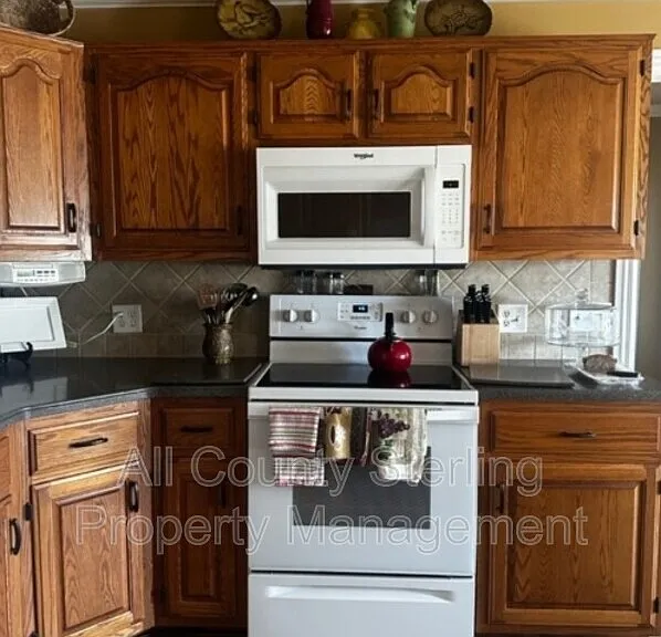589 SE Saint Johns St — Photo 2