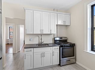 3043 48th St APT 2R, Astoria, NY 11103