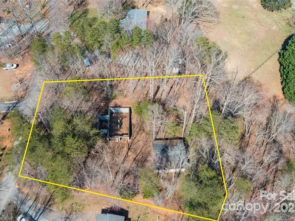 125 Mallard Dr, Columbus, NC 28722