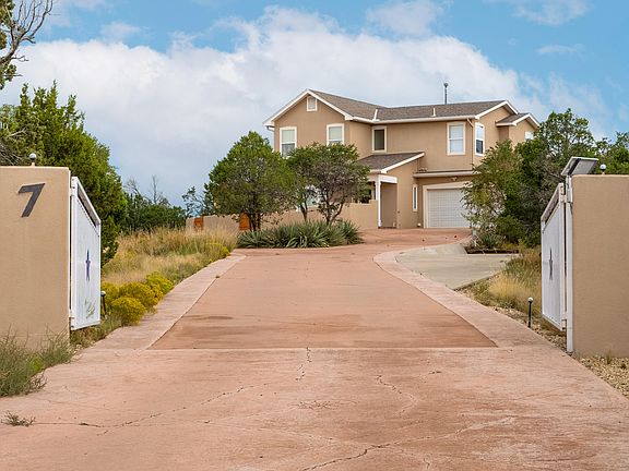 3rd image of 7 Delante Ct