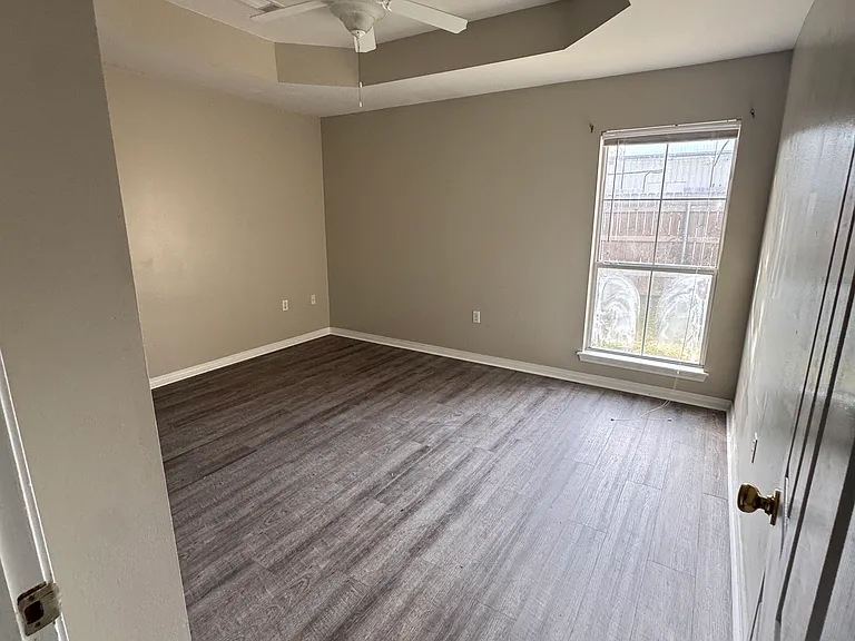 StoneBridge Apartments — Photo 11