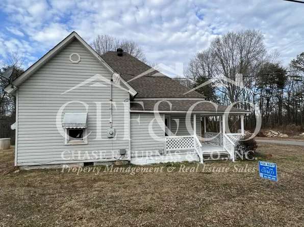 297 Old Pacolet Rd, Cowpens, SC 29330