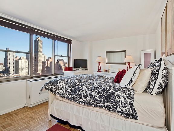 3rd image of 301 E 79th St APT 21E