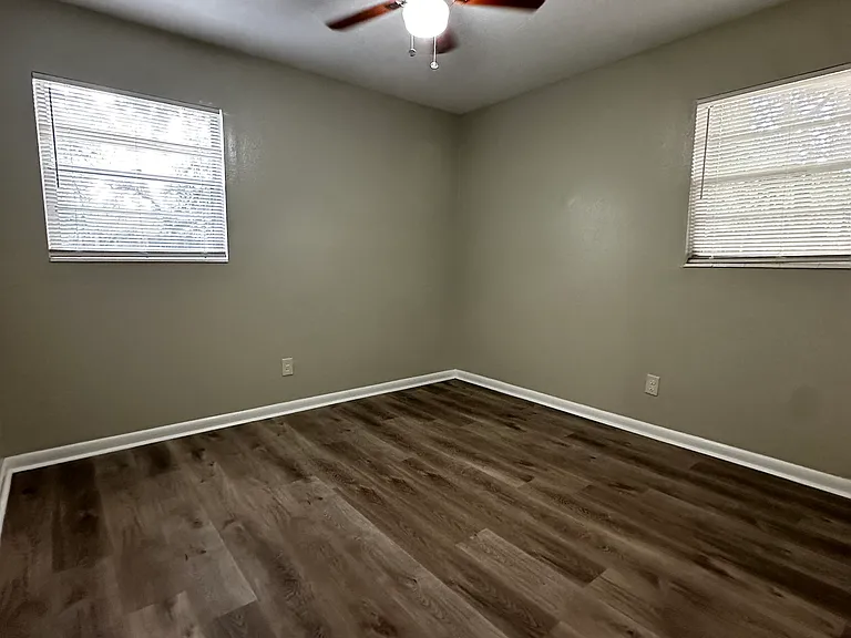 10757 S Hawaii Dr — Photo 7