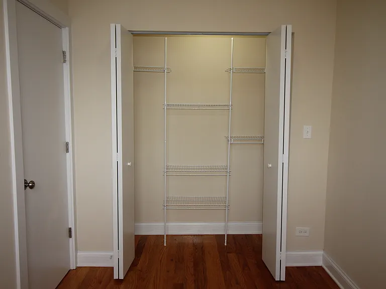 2540 W Augusta Blvd — Photo 13