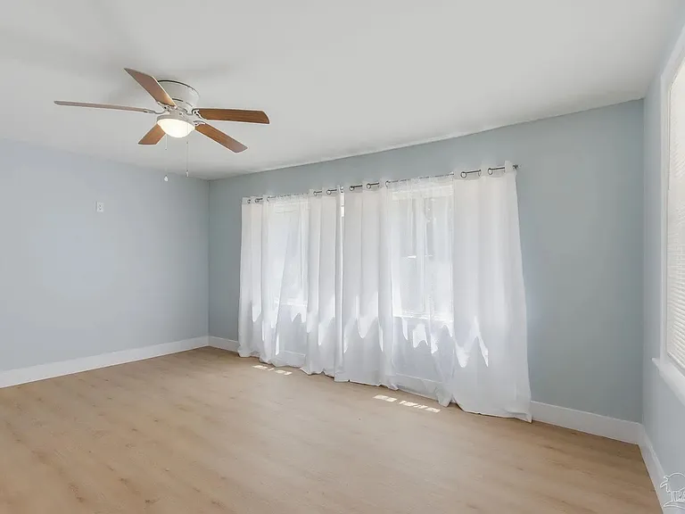 525 Pelham Rd — Photo 11