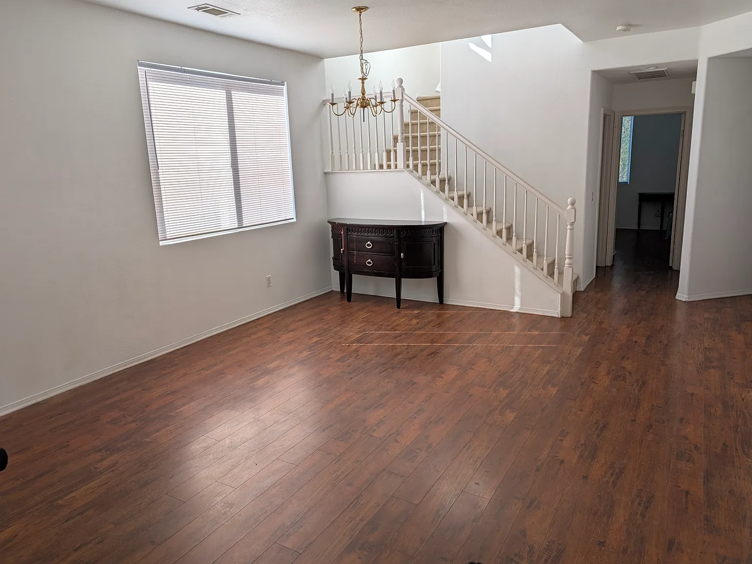 4 bed, 2538 sqft, $2,780 — Photo 3