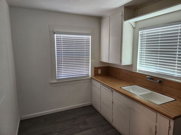 555 1st Ave #B, Gustine, CA 95322