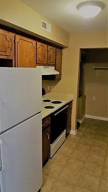 3885 Northeast Dr #E — Photo 7