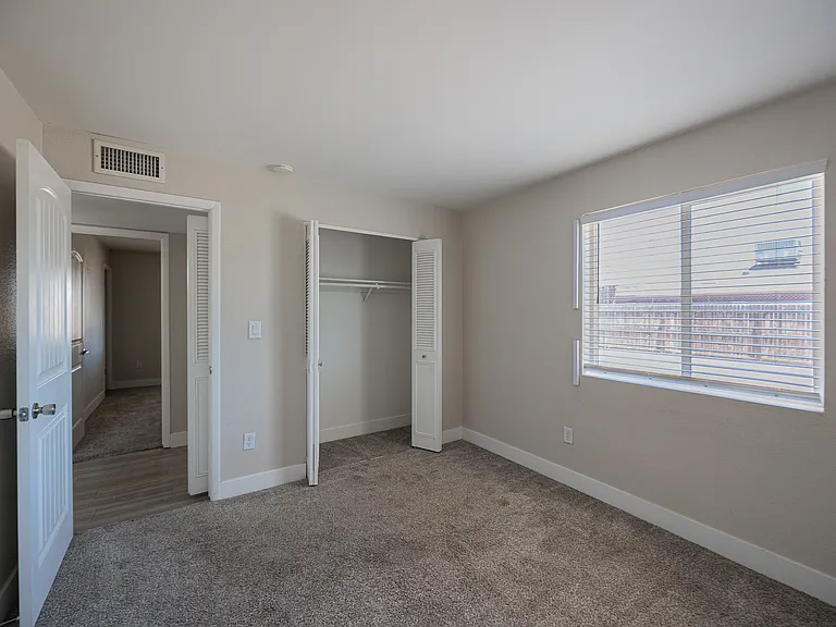 5849 S College Ave — Photo 18
