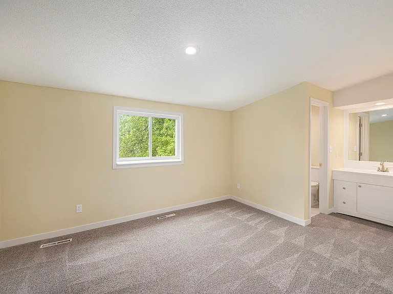 8207 Webster Ave #7 — Photo 29