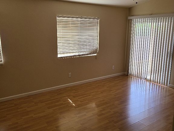 3rd image of 9013 Crooked Shell Ave