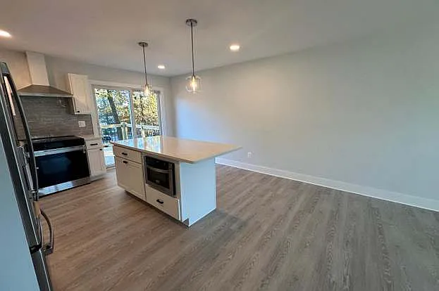 119 W Earleigh Heights Rd — Photo 4