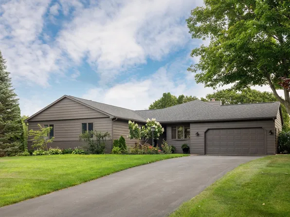 4272 Ridgemoor Dr, Traverse City, MI 49684