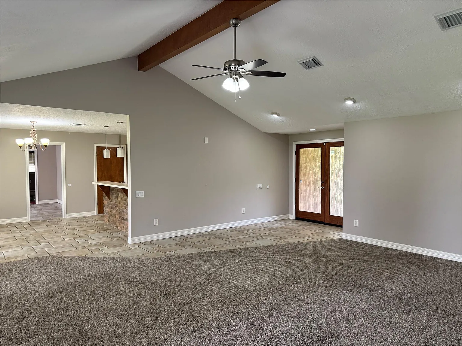 4 bed, 3.0 bath, 2200 sqft, $2,300 — Photo 4