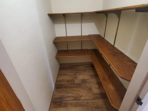 Tweeten Apartments