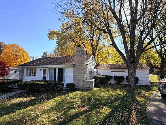 2nd image of 2720 E Fairoaks Dr