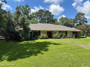 209 Greenfield Pl, Brandon, MS 39047