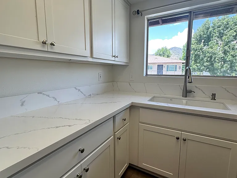 1123 W Sierra Madre Ave #4 — Photo 8