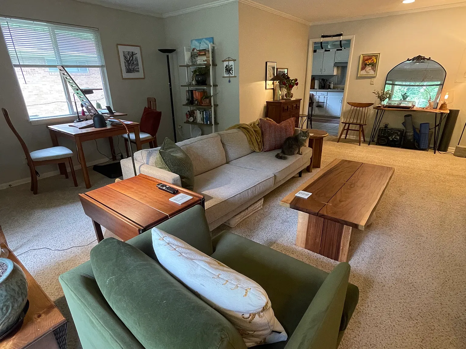 2 bed, 1075 sqft, $1,300 — Photo 2