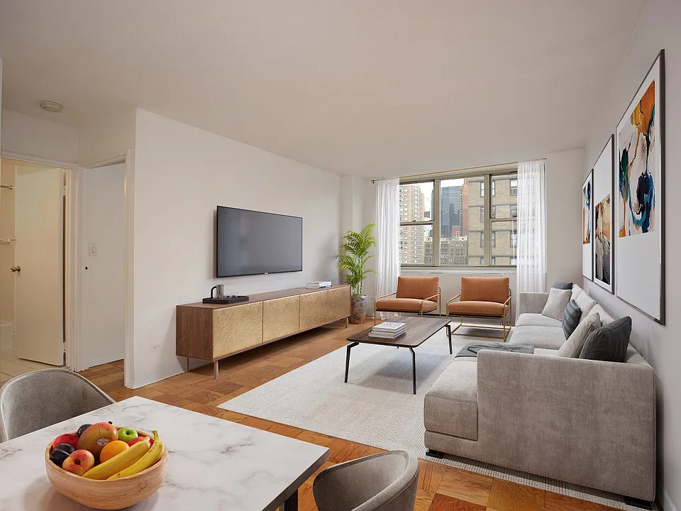 154 E 29th St #1002