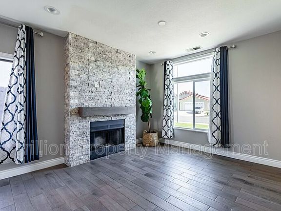 3rd image of 39697 Wild Flower Dr