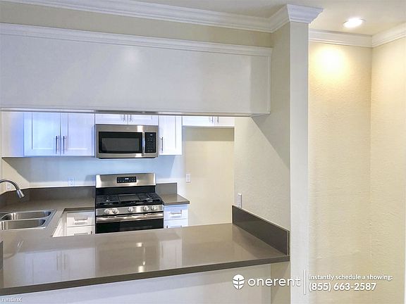 5th image of 331 W Wilson Ave Unit 201