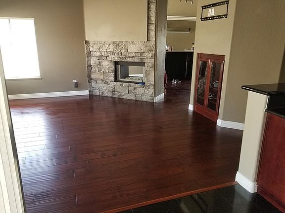 4th image of 10349 Meadow Creek Dr
