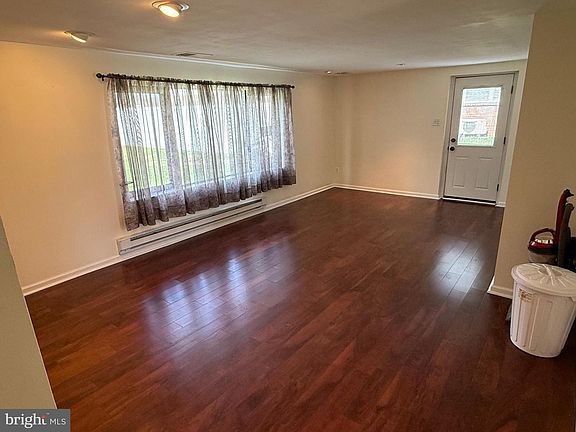 3rd image of 278 Roberts Dr
