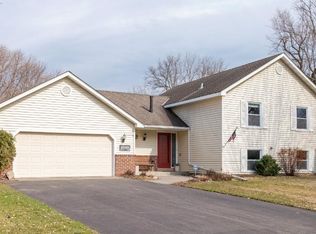 4810 Oakview Ln N, Plymouth, MN 55442
