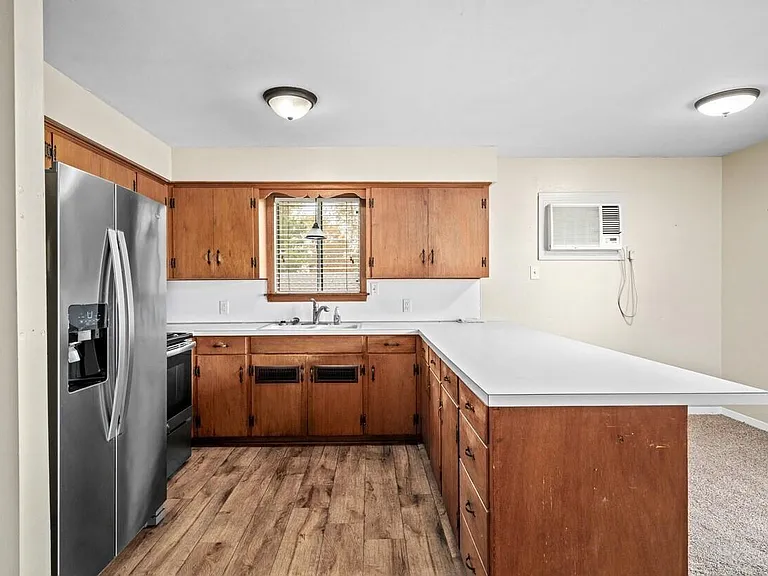 403 E Main St #D — Photo 10