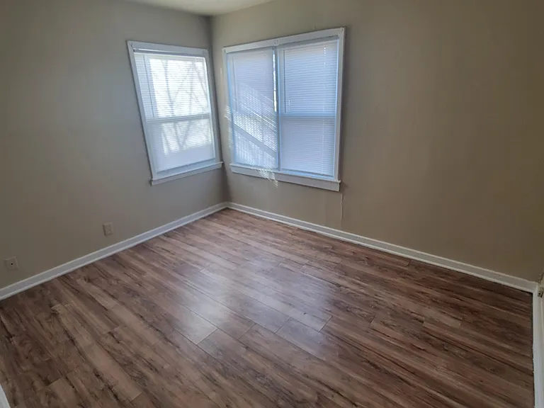 1748 N Erie Ave — Photo 8