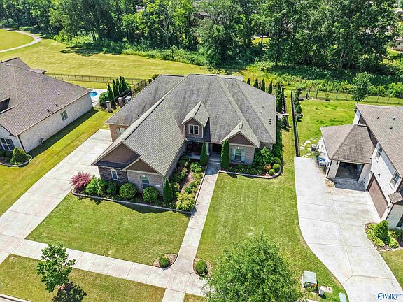2nd image of 7552 Parktrace Ln SE