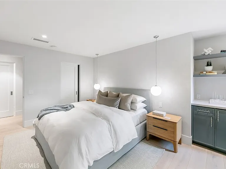 3130 Breakers Dr — Photo 50