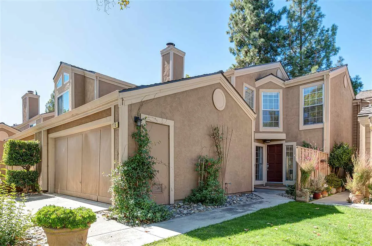 115 Northwood Cmns photo 1