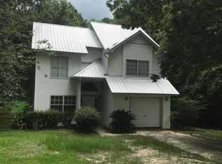 421 Country Manor Rd, Defuniak Springs, FL 32435