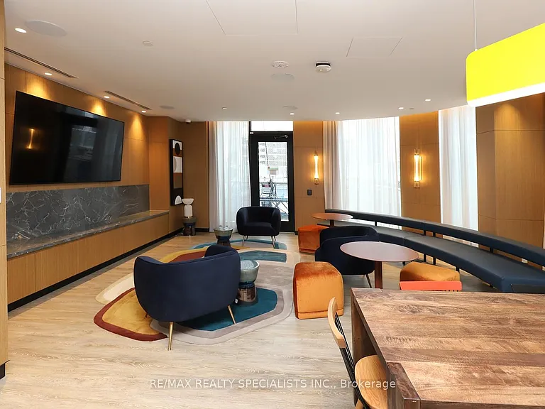 25 Cordova Ave #511 — Photo 31