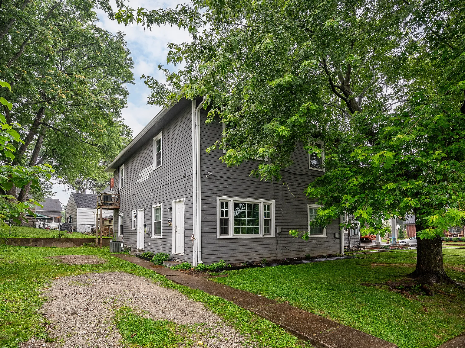 3 bed, 1200 sqft, $1,200 — Photo 2