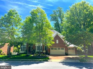 3528 Schuerman House Dr, Fairfax, VA 22031