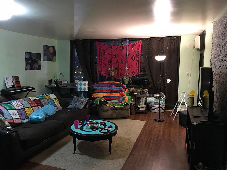 2nd image of 3001 S Michigan Ave Unit 2009