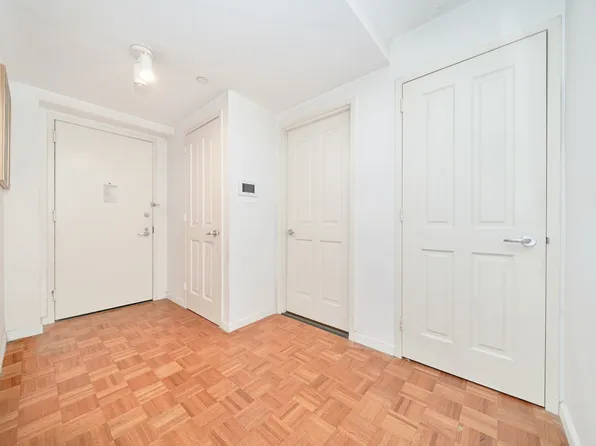 300 West 135th Street 4L image 6 of 7
