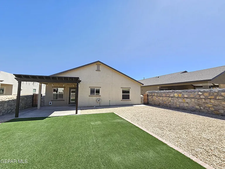 2217 Furtherpoint Pl — Photo 28